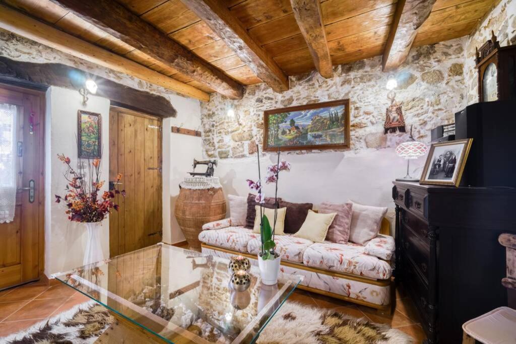 Traditional Cretan Stone House In The Center Of Crete Litos Exteriér fotografie