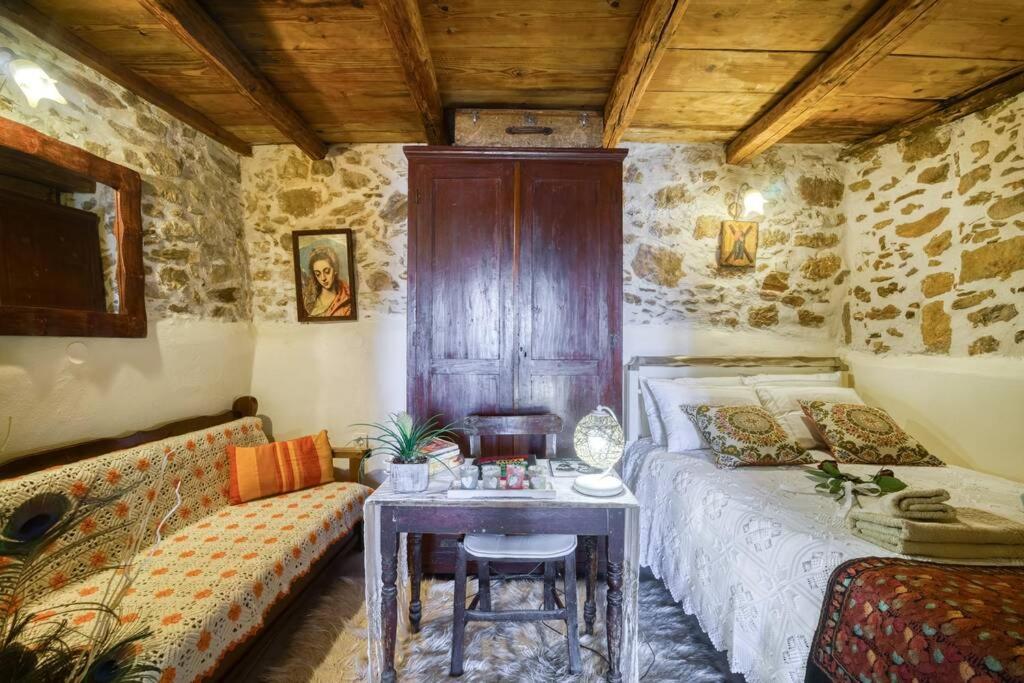 Traditional Cretan Stone House In The Center Of Crete Litos Exteriér fotografie